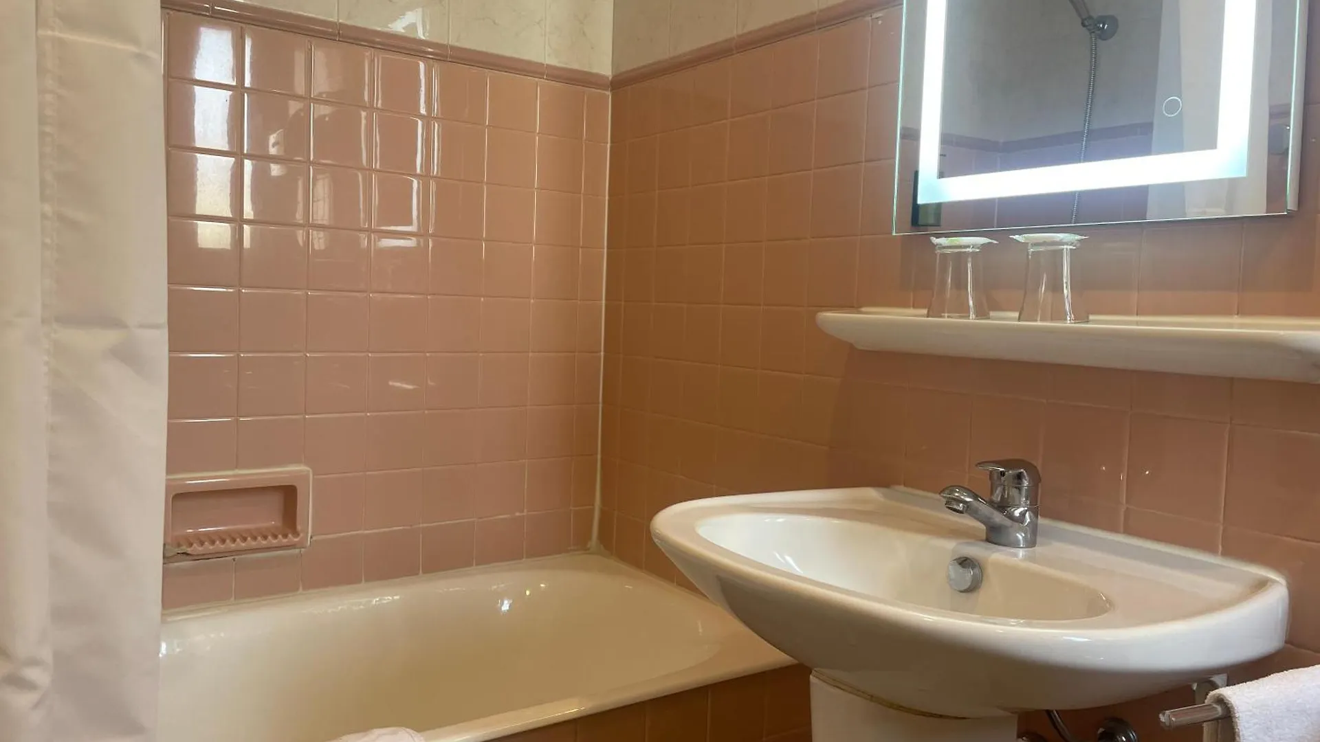 Hotel Busby Nice 3*,